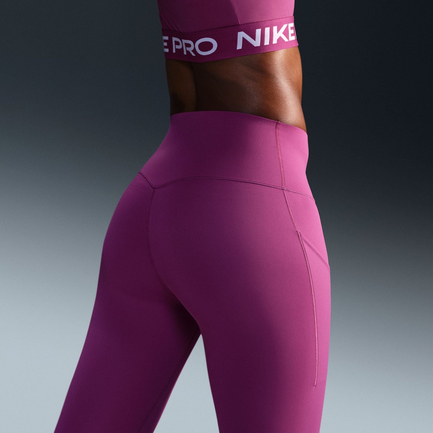 Universa 7/8 Legging - Women's